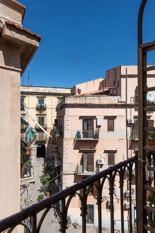 Apartment Casa Meli Dietro Piazza San Domenico By Wonderful Italy Palermo